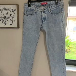 ✨LIKE NEW✨ LEVI’S TOO SUPER LOW SKINNY jeans